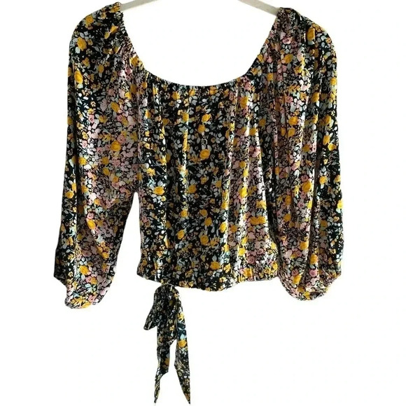 NWOT Black Floral Crop Wrap Top w Tie - Picture 2 of 5